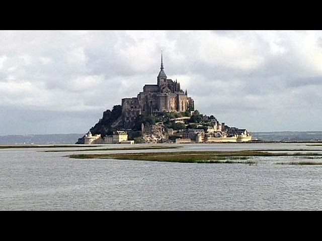 castillo de francia en el agua
