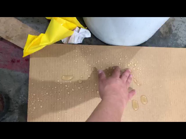 como proteger el carton del agua