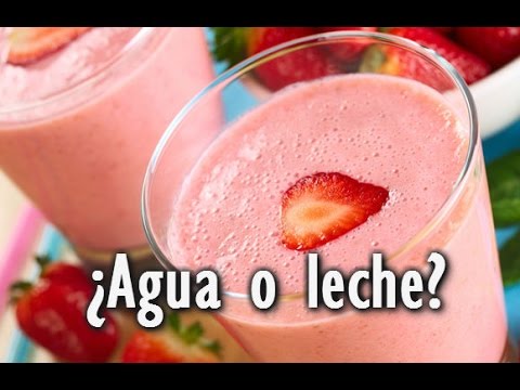 tomar proteina con leche o agua