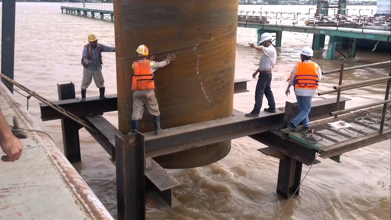 construcción que controla el agua