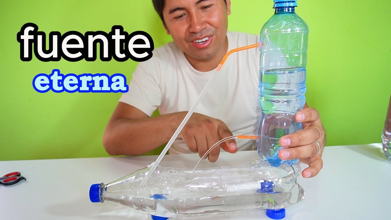fuente de agua con botellas recicladas